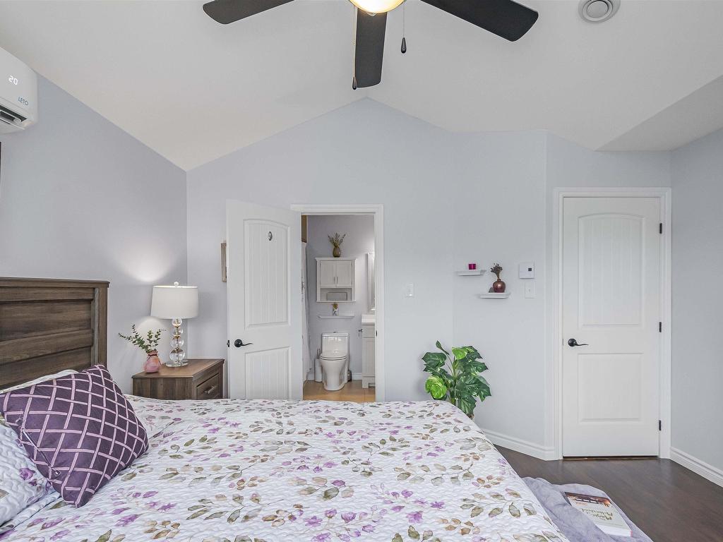 












28 Inspector Court

,
Spryfield,




NS
B3R 0A7

