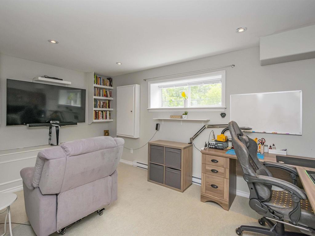 












28 Inspector Court

,
Spryfield,




NS
B3R 0A7

