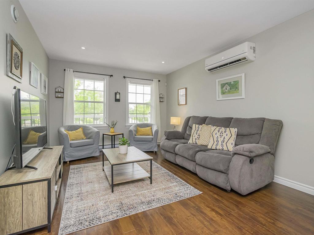 












28 Inspector Court

,
Spryfield,




NS
B3R 0A7

