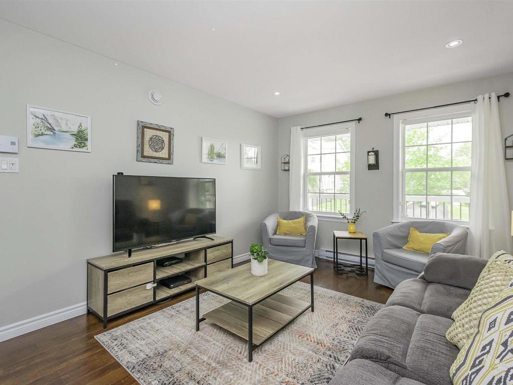 












28 Inspector Court

,
Spryfield,




NS
B3R 0A7

