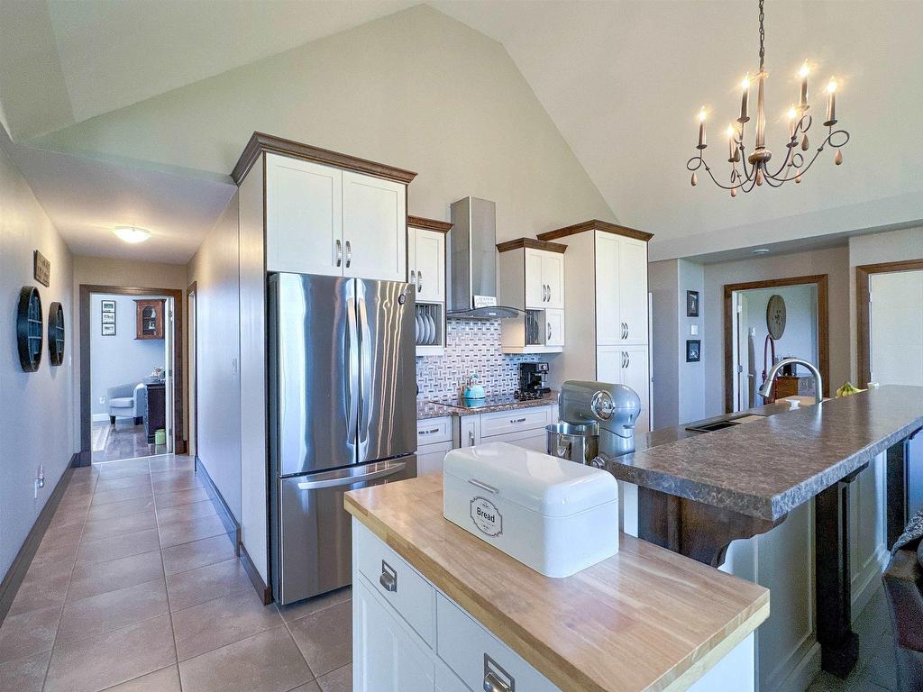 












309 Darlington Road

,
North Wiltshire,




PE
C0A 1Y0

