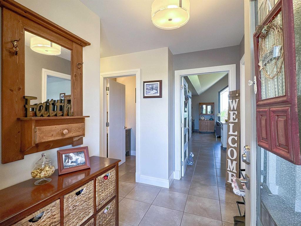 












309 Darlington Road

,
North Wiltshire,




PE
C0A 1Y0

