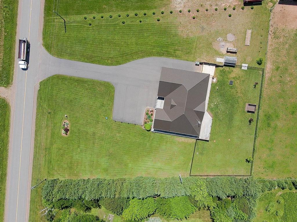 












309 Darlington Road

,
North Wiltshire,




PE
C0A 1Y0


