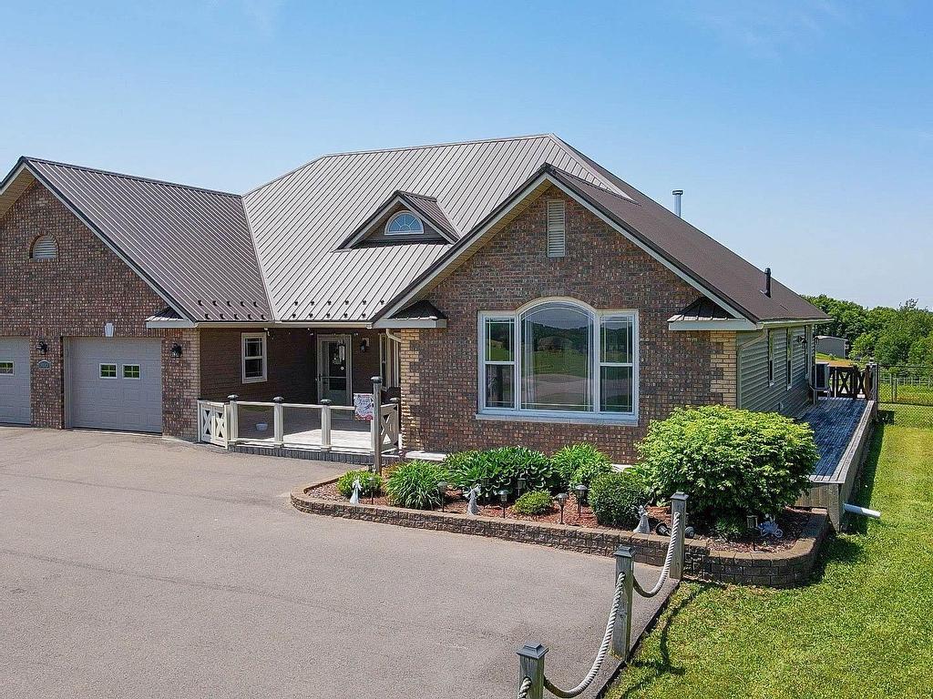 












309 Darlington Road

,
North Wiltshire,




PE
C0A 1Y0

