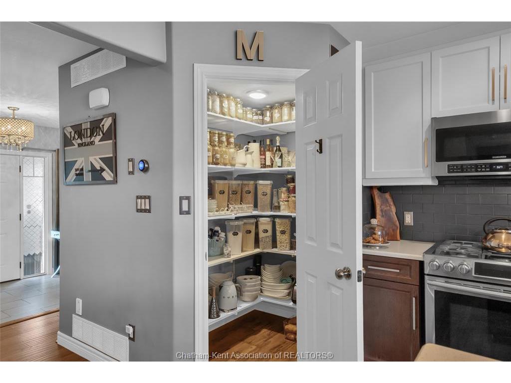 









247


HUDSON

Drive,
Chatham,




ON
N7L 0A6

