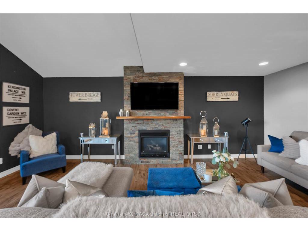 









247


HUDSON

Drive,
Chatham,




ON
N7L 0A6

