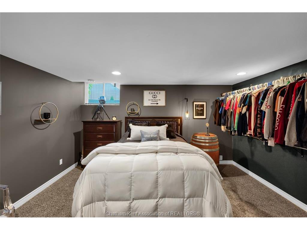 









247


HUDSON

Drive,
Chatham,




ON
N7L 0A6

