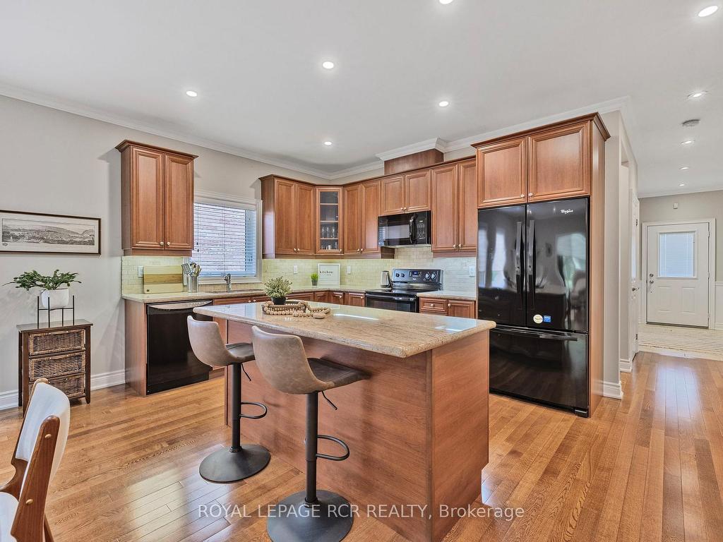 









44


Fred Barnard

Way,
Uxbridge,




ON
L9P 0B9

