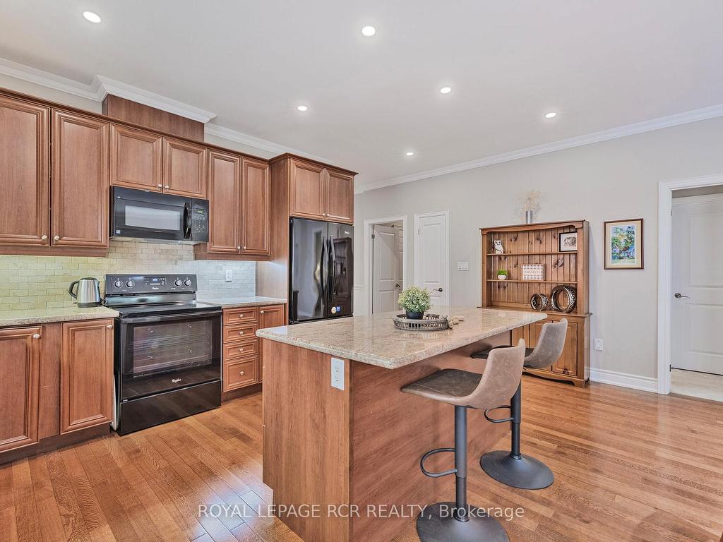 









44


Fred Barnard

Way,
Uxbridge,




ON
L9P 0B9

