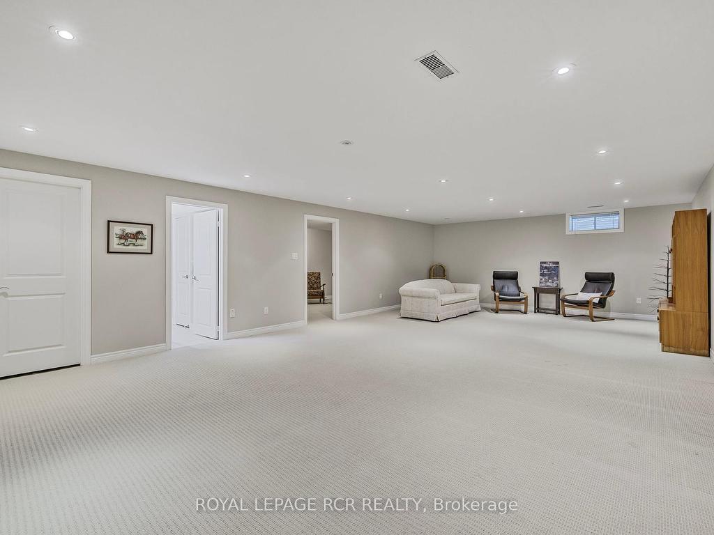 









44


Fred Barnard

Way,
Uxbridge,




ON
L9P 0B9

