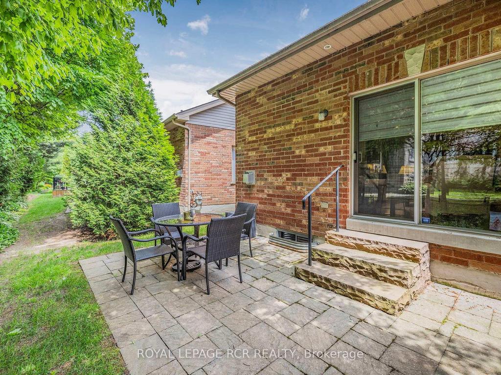 









44


Fred Barnard

Way,
Uxbridge,




ON
L9P 0B9

