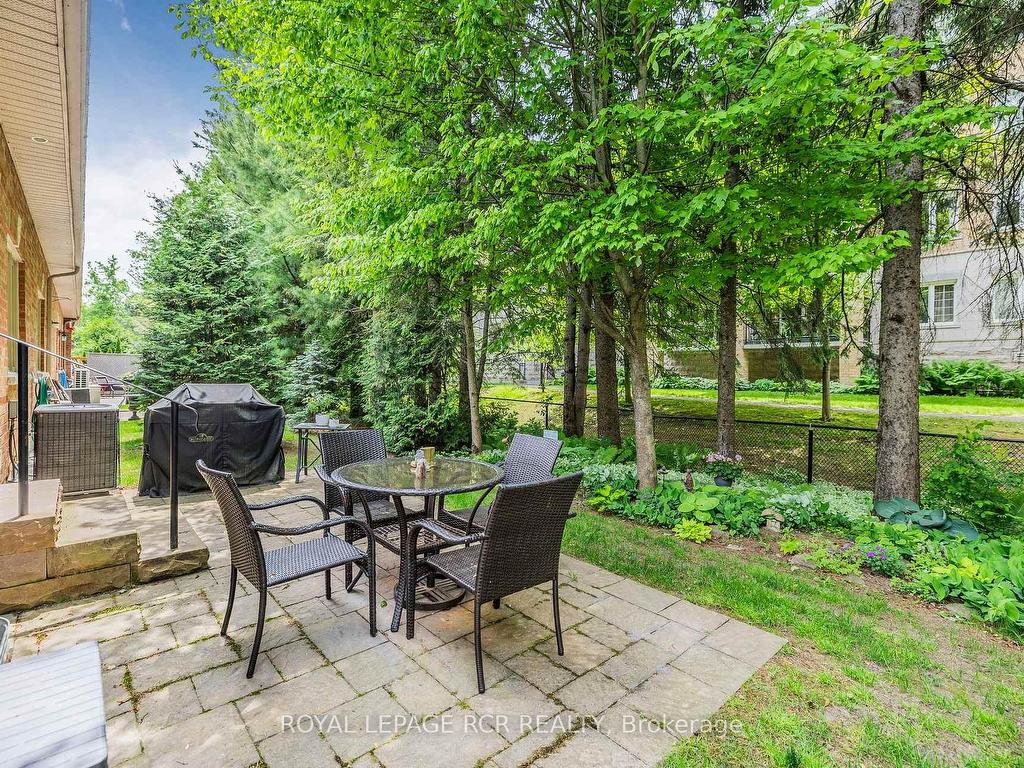 









44


Fred Barnard

Way,
Uxbridge,




ON
L9P 0B9

