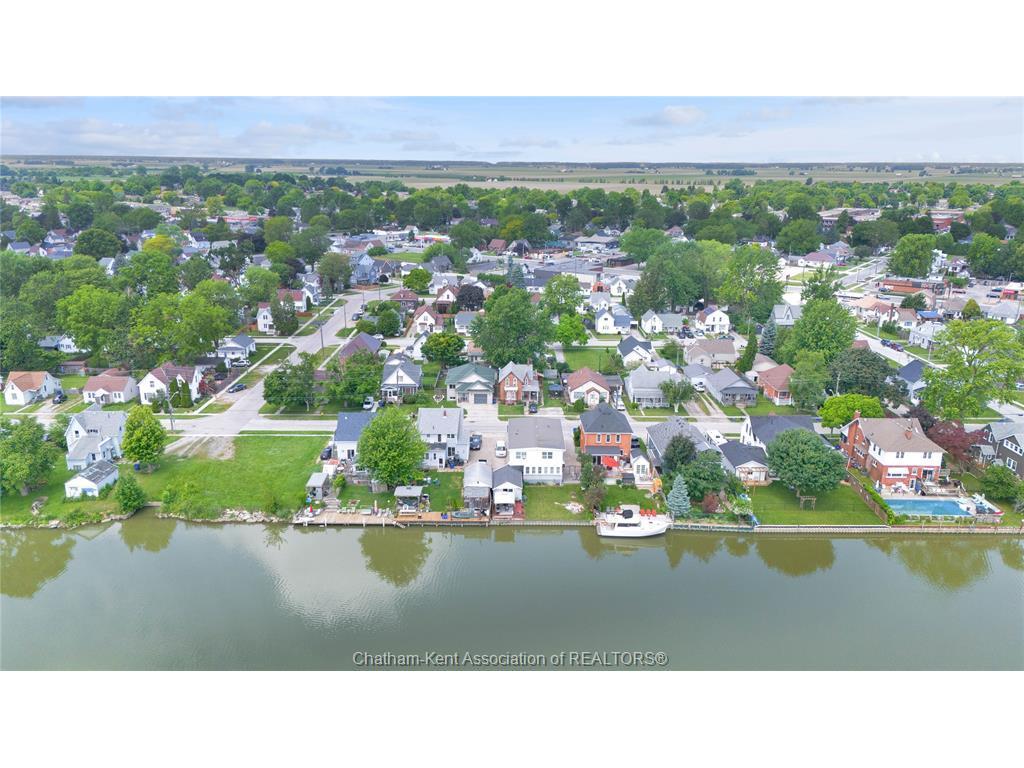 









1039


James

Street,
Wallaceburg,




ON
N8A 2P9

