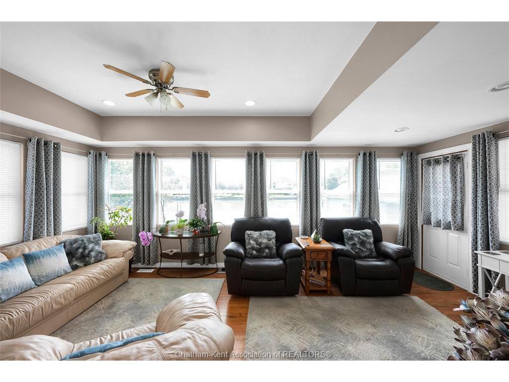 









1039


James

Street,
Wallaceburg,




ON
N8A 2P9

