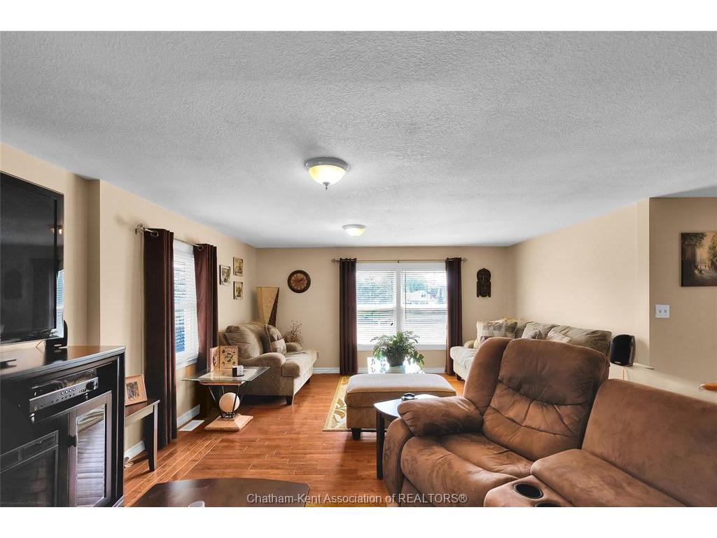 









1039


James

Street,
Wallaceburg,




ON
N8A 2P9

