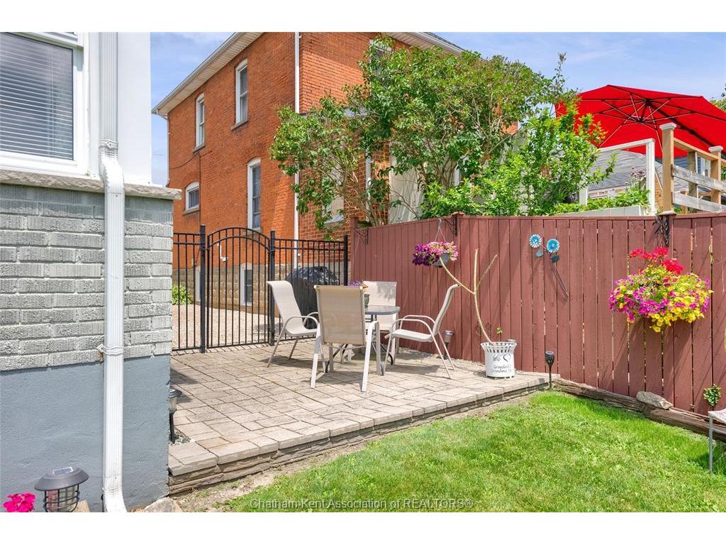 









1039


James

Street,
Wallaceburg,




ON
N8A 2P9


