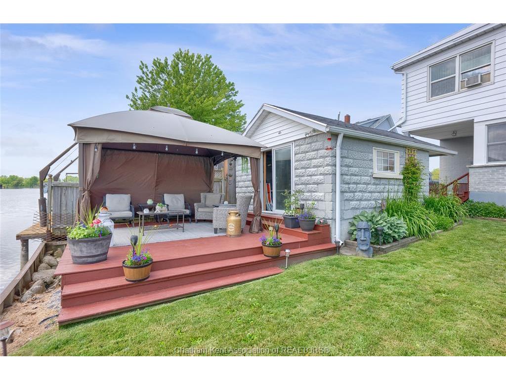 









1039


James

Street,
Wallaceburg,




ON
N8A 2P9


