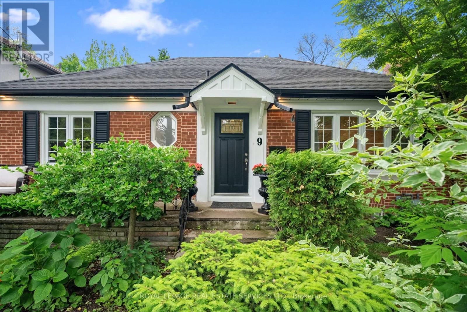 












9 LOYALIST ROAD

,
Toronto,




Ontario
M9A3P2

