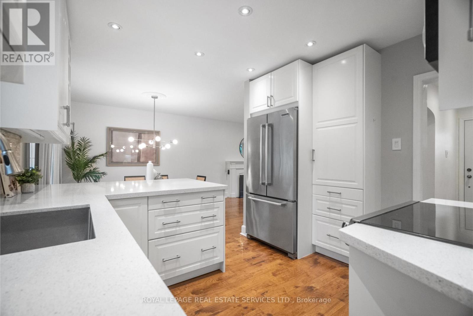 












9 LOYALIST ROAD

,
Toronto,




Ontario
M9A3P2

