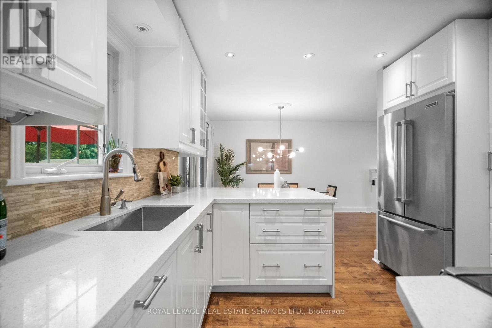 












9 LOYALIST ROAD

,
Toronto,




Ontario
M9A3P2


