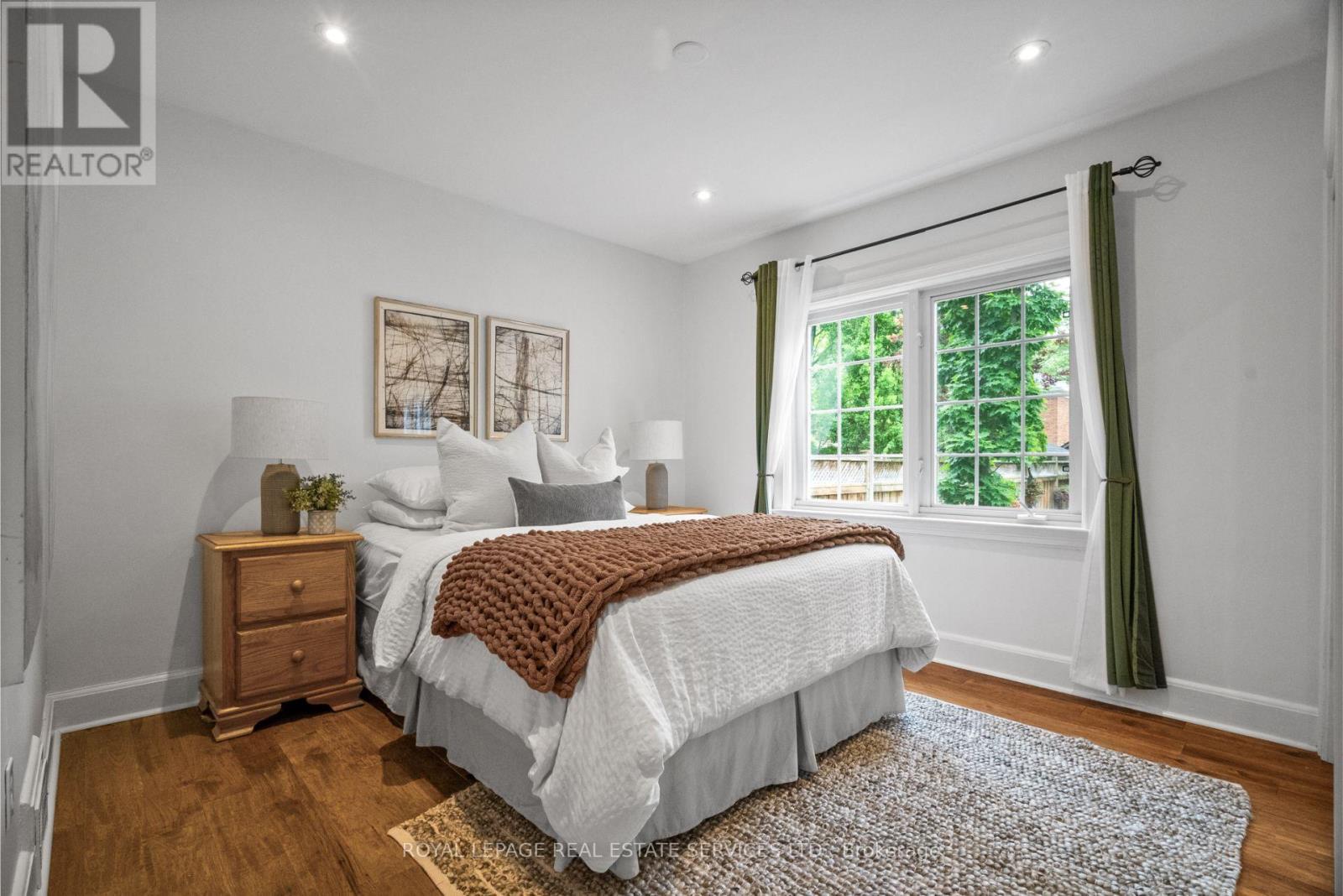 












9 LOYALIST ROAD

,
Toronto,




Ontario
M9A3P2

