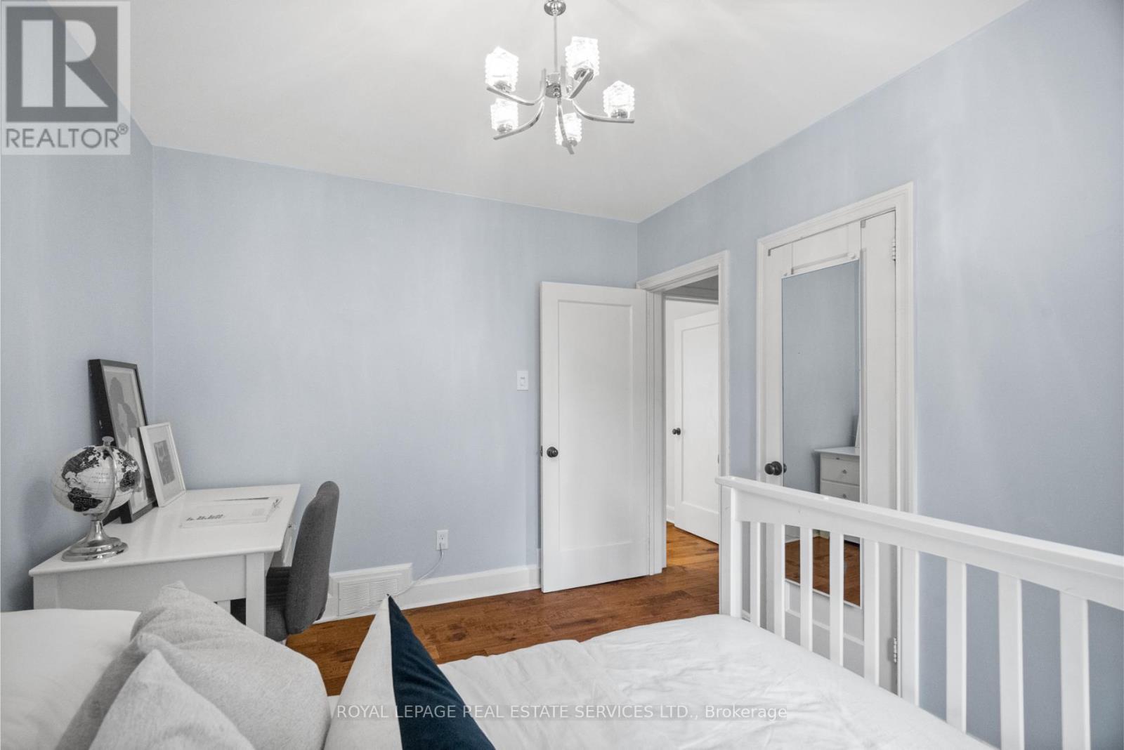 












9 LOYALIST ROAD

,
Toronto,




Ontario
M9A3P2

