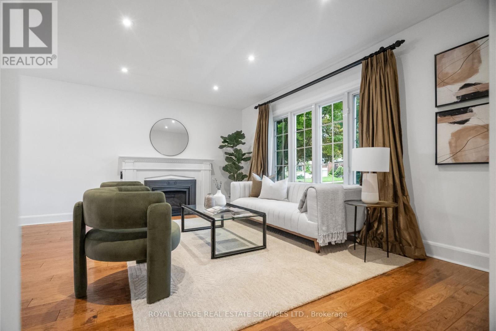 












9 LOYALIST ROAD

,
Toronto,




Ontario
M9A3P2

