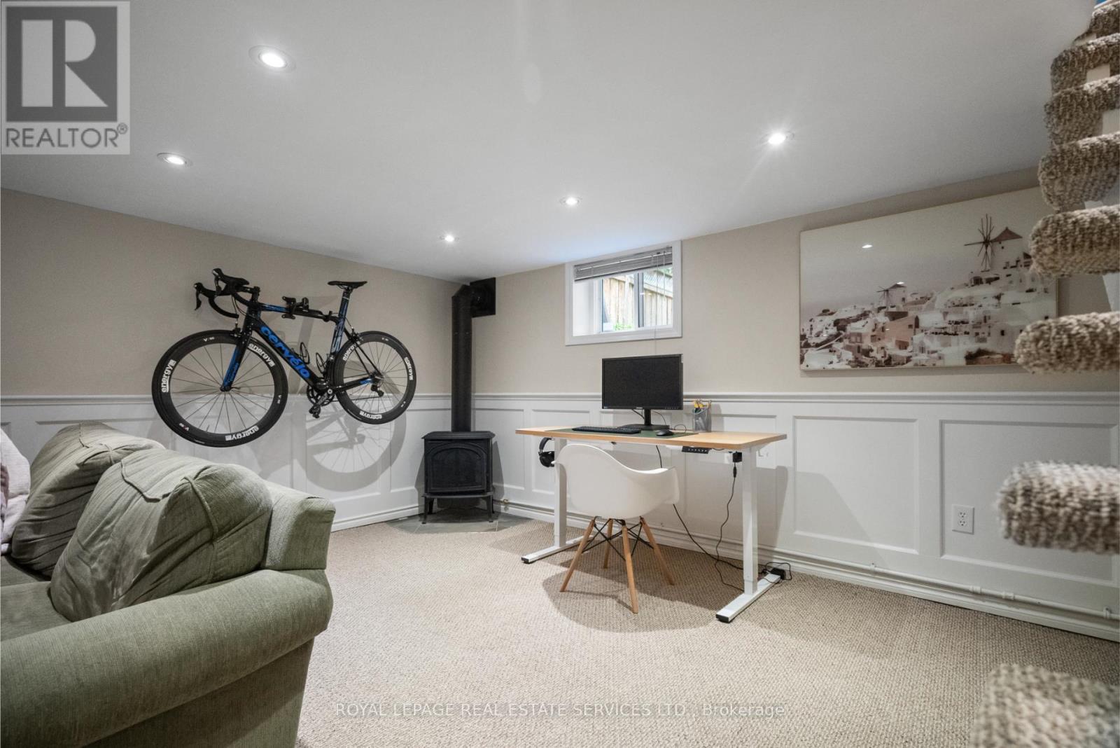 












9 LOYALIST ROAD

,
Toronto,




Ontario
M9A3P2

