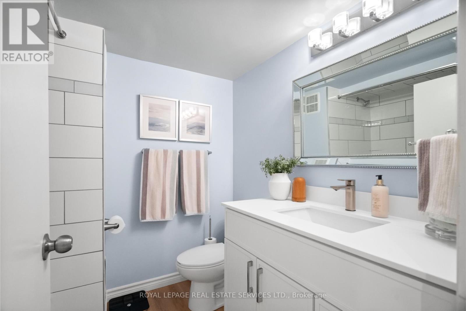 












9 LOYALIST ROAD

,
Toronto,




Ontario
M9A3P2

