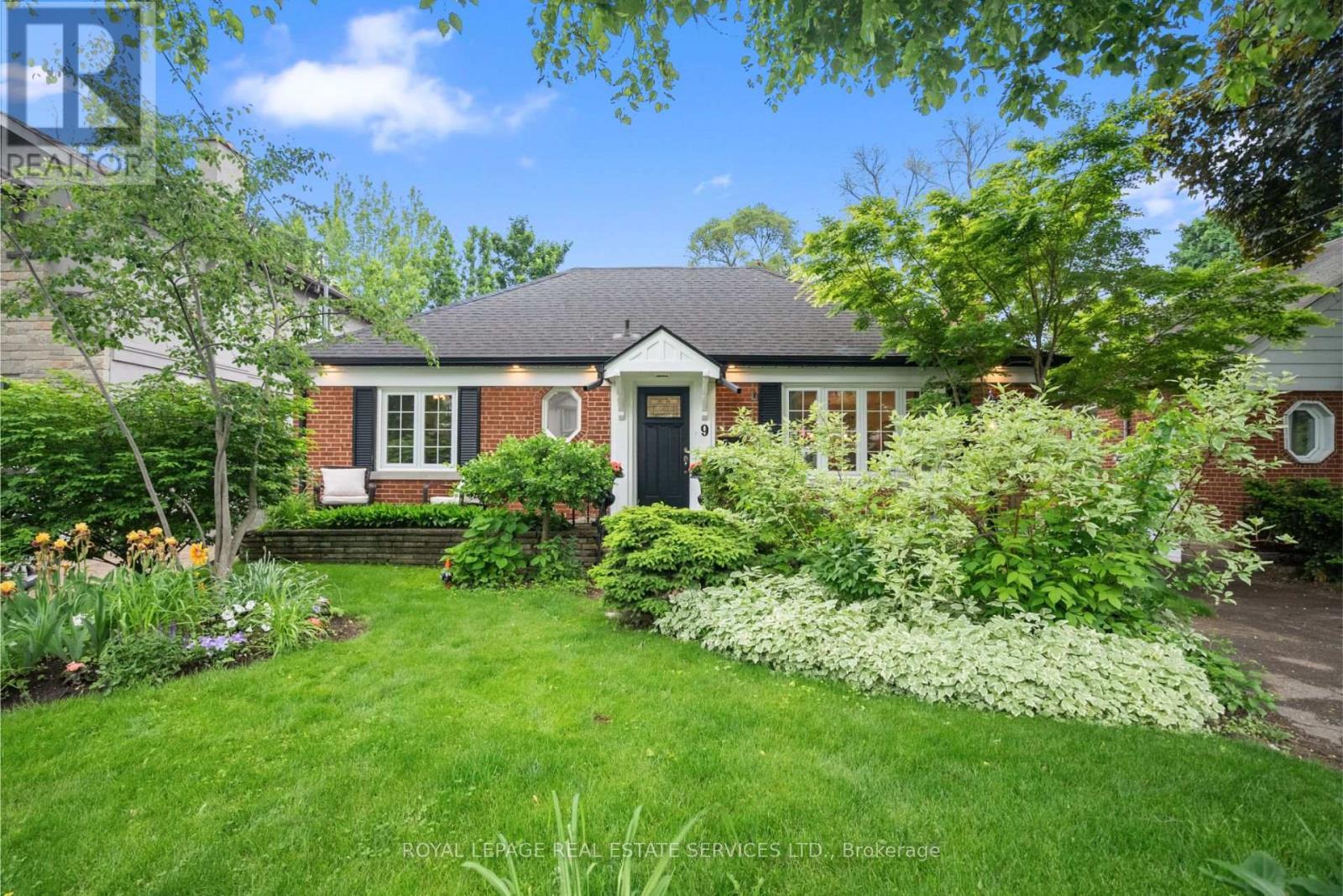 












9 LOYALIST ROAD

,
Toronto,




Ontario
M9A3P2


