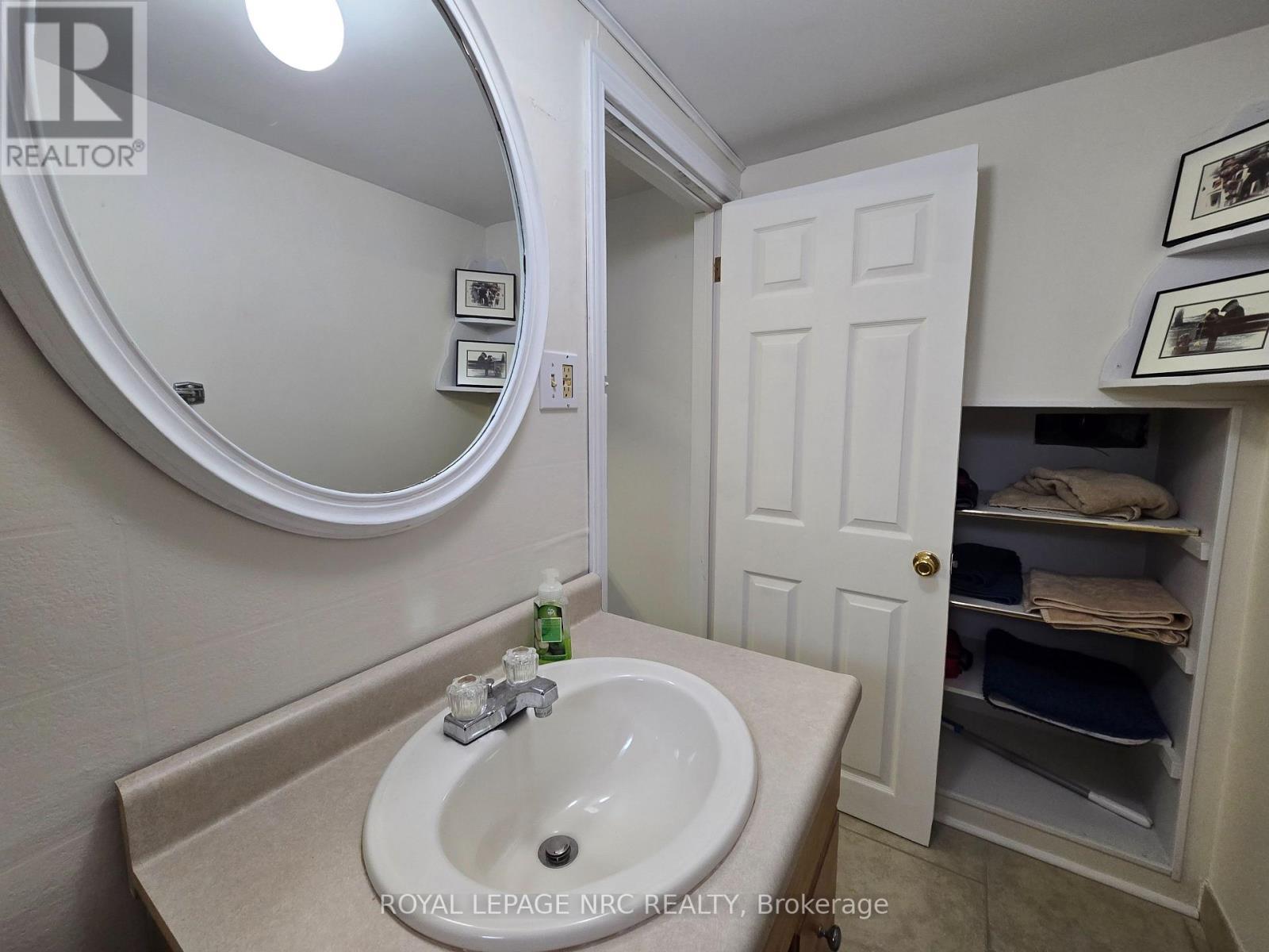 












77 GILMORE ROAD

,
Fort Erie,




Ontario
L2A2L9

