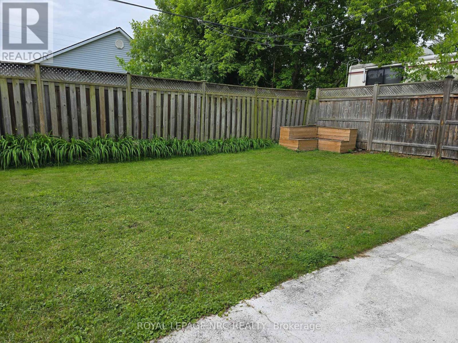












77 GILMORE ROAD

,
Fort Erie,




Ontario
L2A2L9

