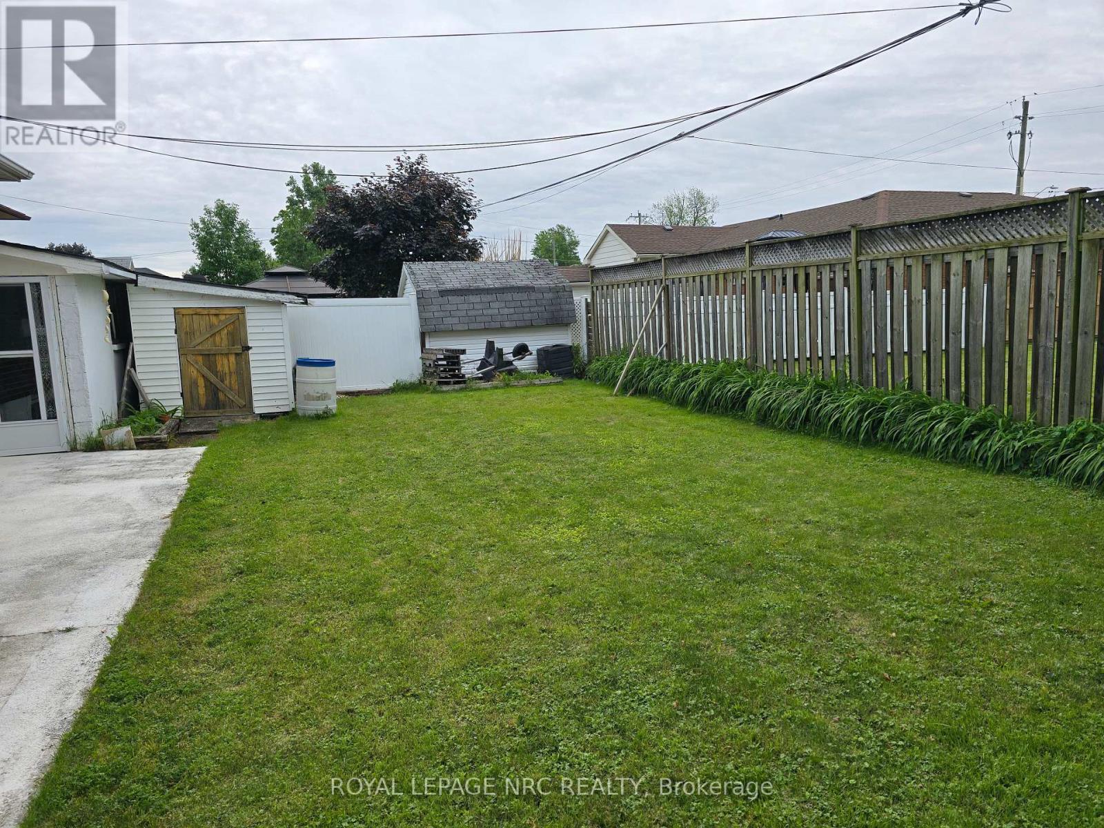 












77 GILMORE ROAD

,
Fort Erie,




Ontario
L2A2L9

