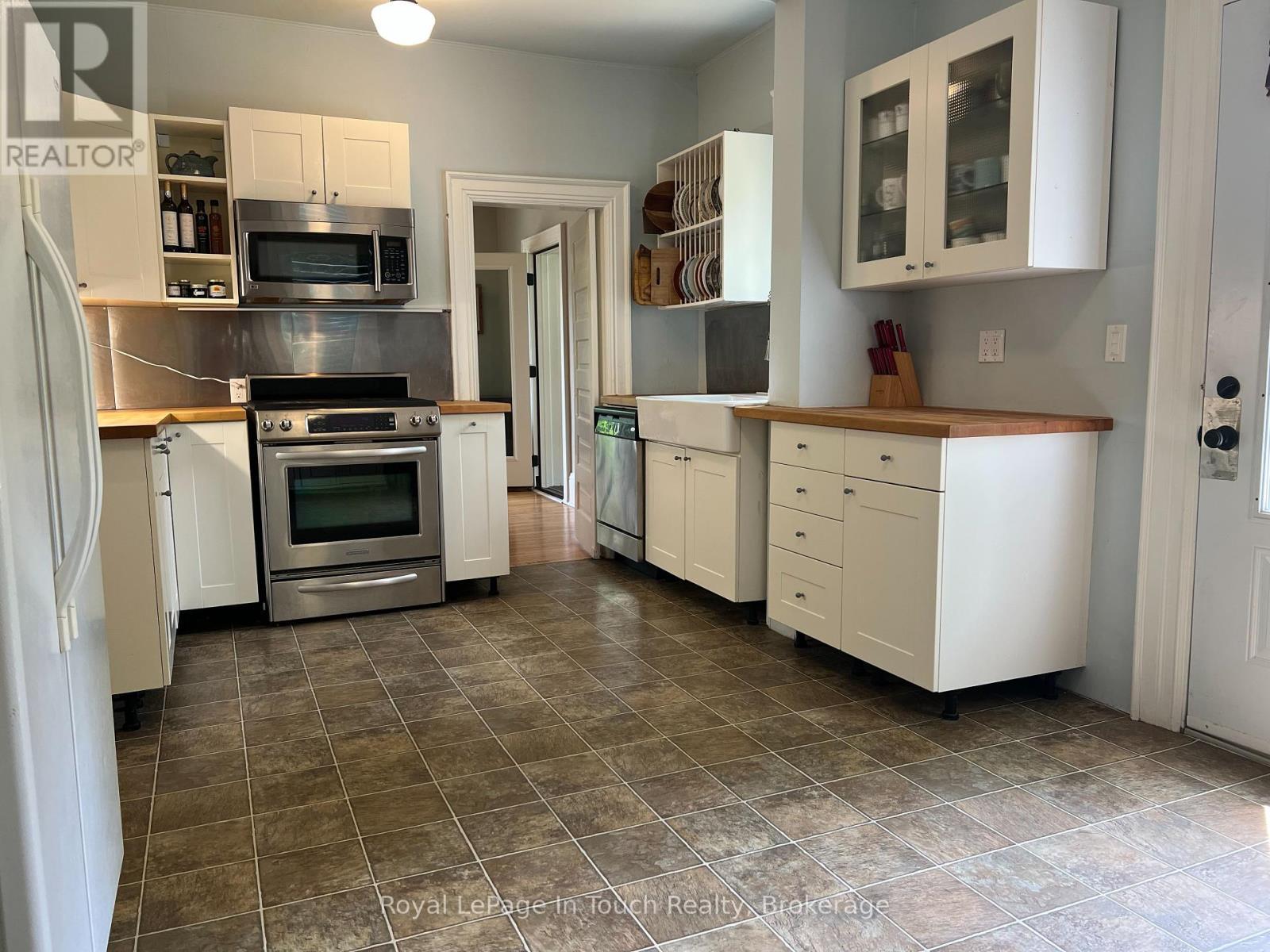 












238 SIXTH STREET

,
Midland,




Ontario
L4R3Y1

