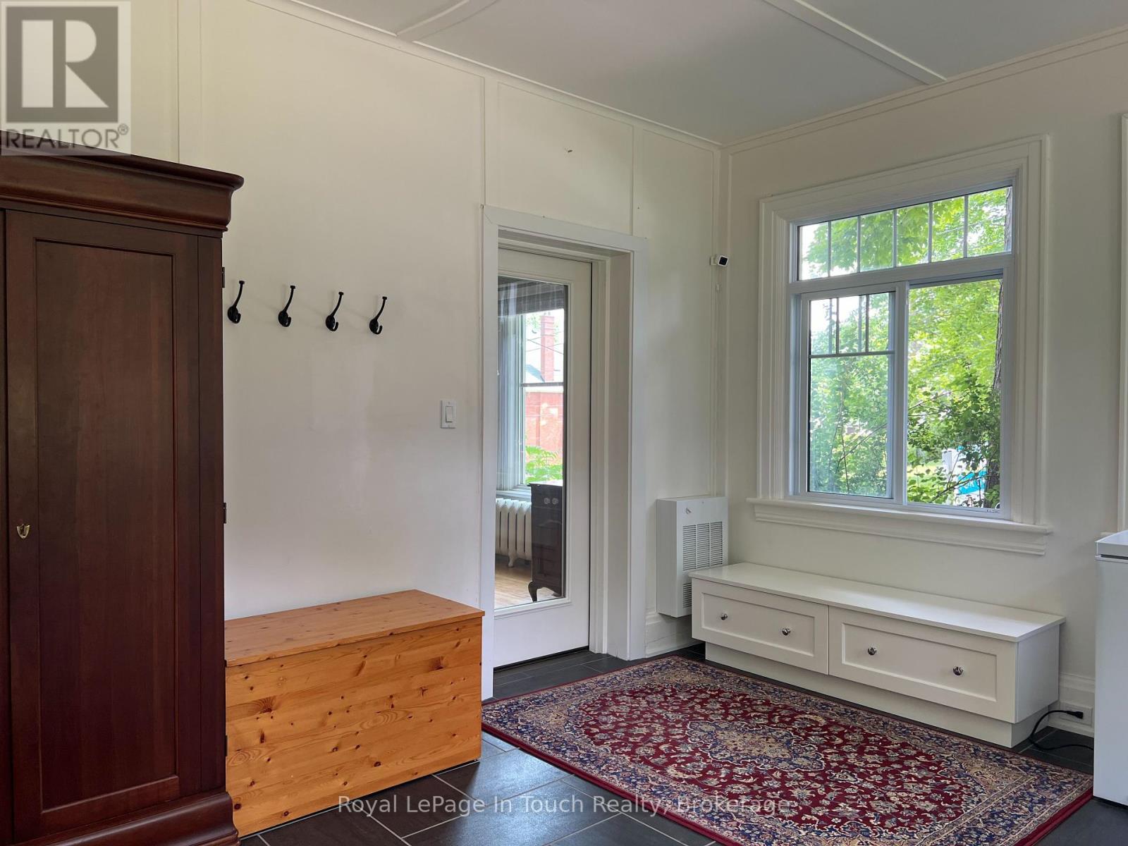 












238 SIXTH STREET

,
Midland,




Ontario
L4R3Y1

