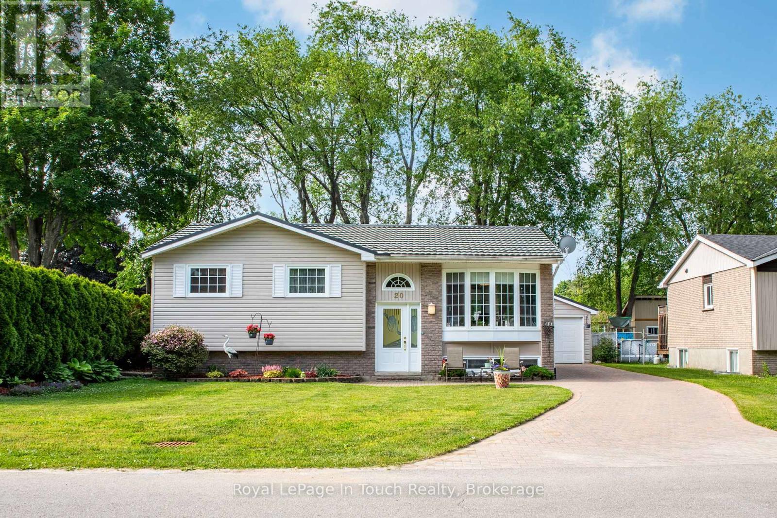 












20 PAYETTE DRIVE

,
Penetanguishene,




Ontario
L9M1H4

