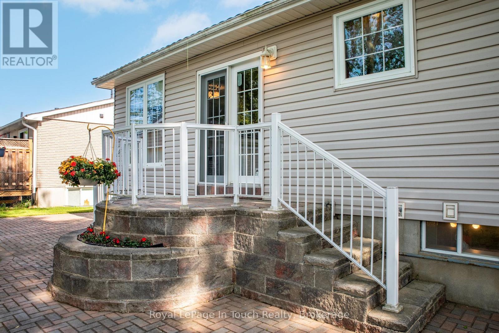 












20 PAYETTE DRIVE

,
Penetanguishene,




Ontario
L9M1H4

