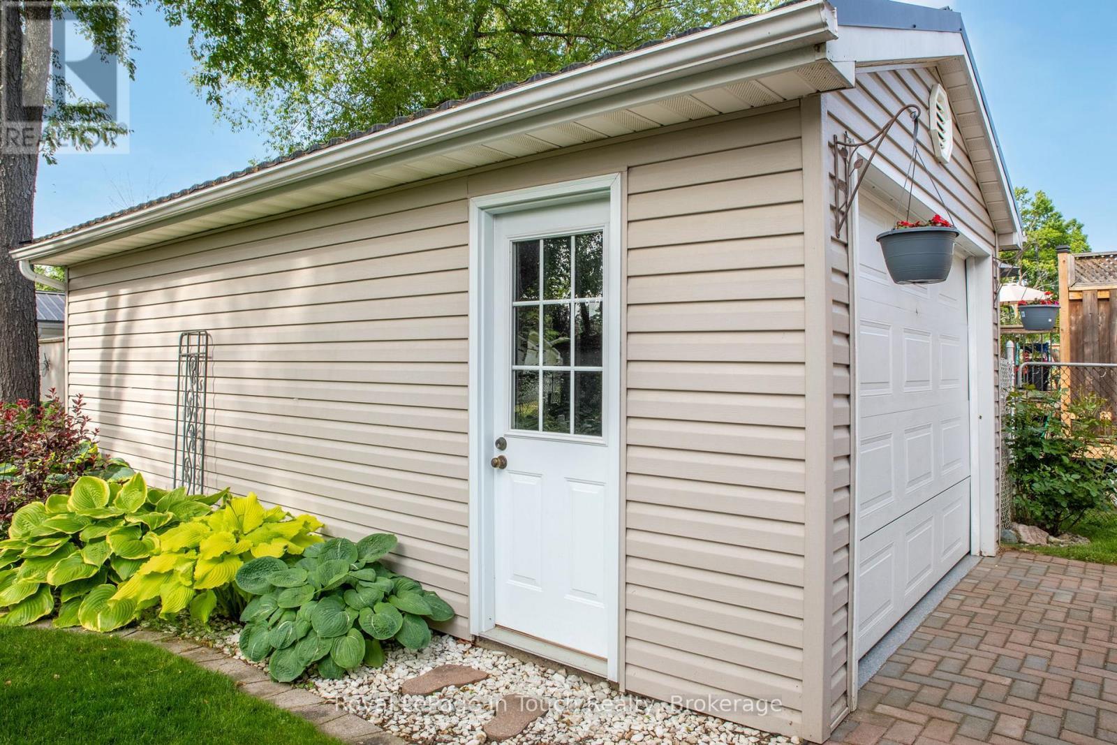 












20 PAYETTE DRIVE

,
Penetanguishene,




Ontario
L9M1H4

