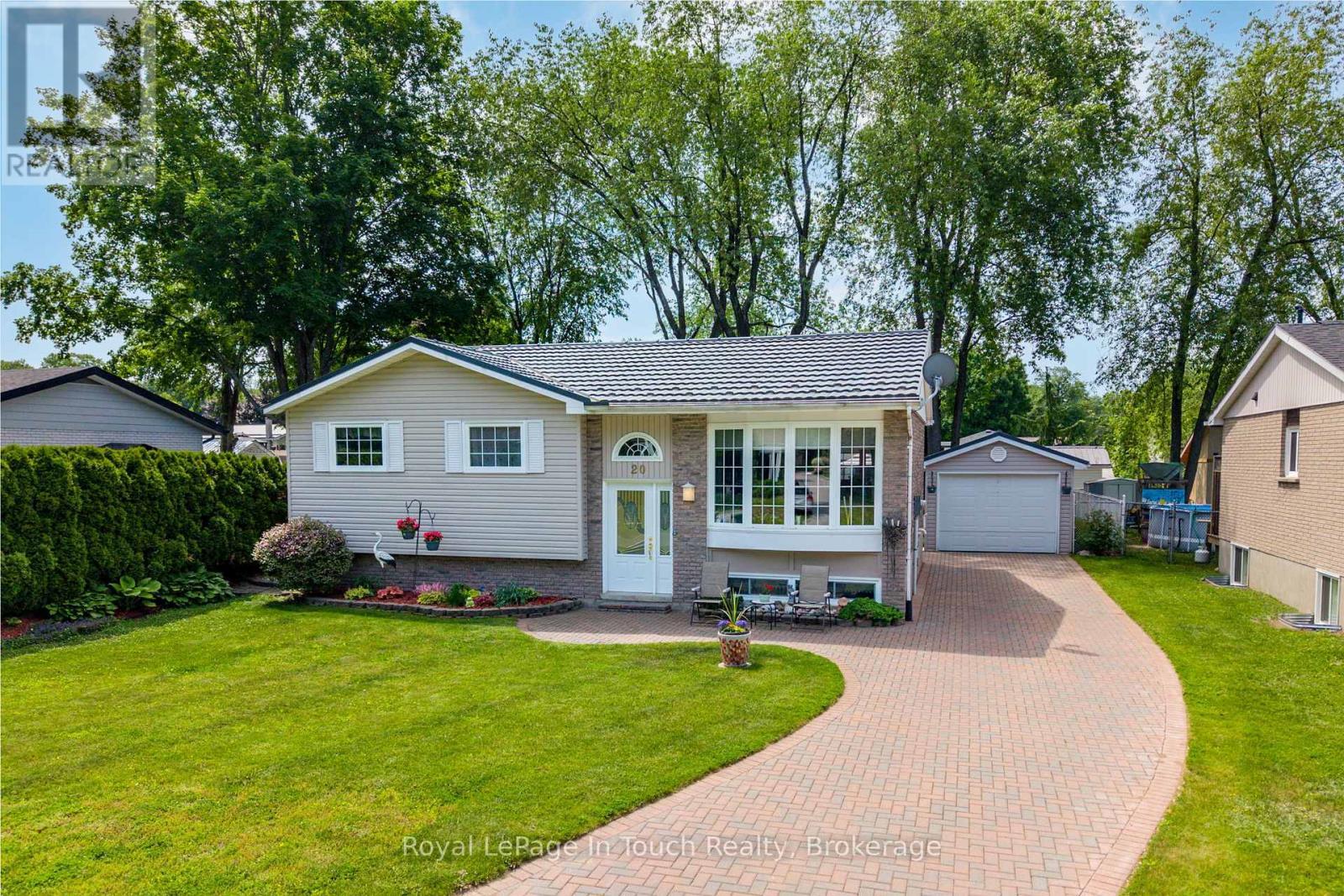 












20 PAYETTE DRIVE

,
Penetanguishene,




Ontario
L9M1H4

