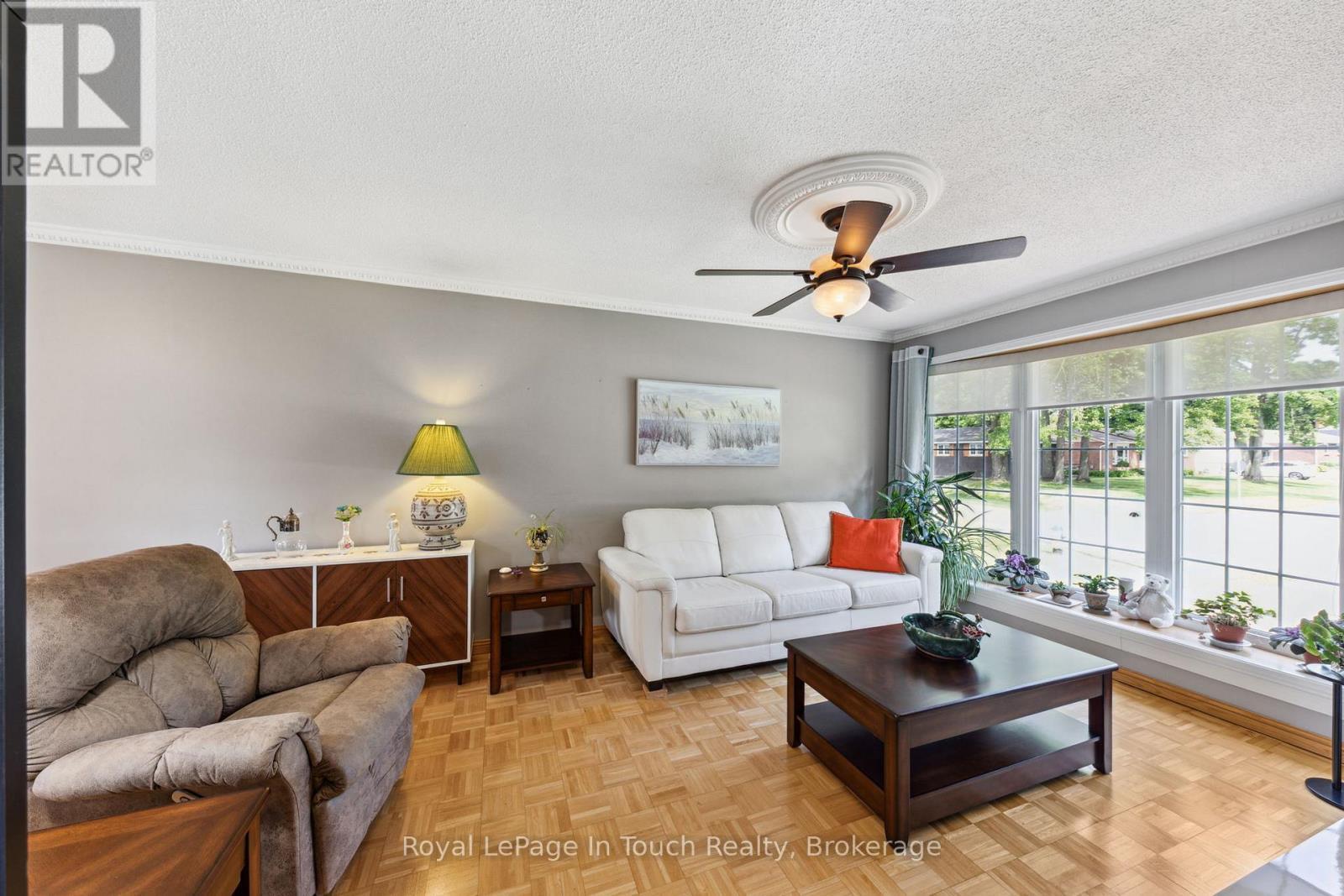 












20 PAYETTE DRIVE

,
Penetanguishene,




Ontario
L9M1H4

