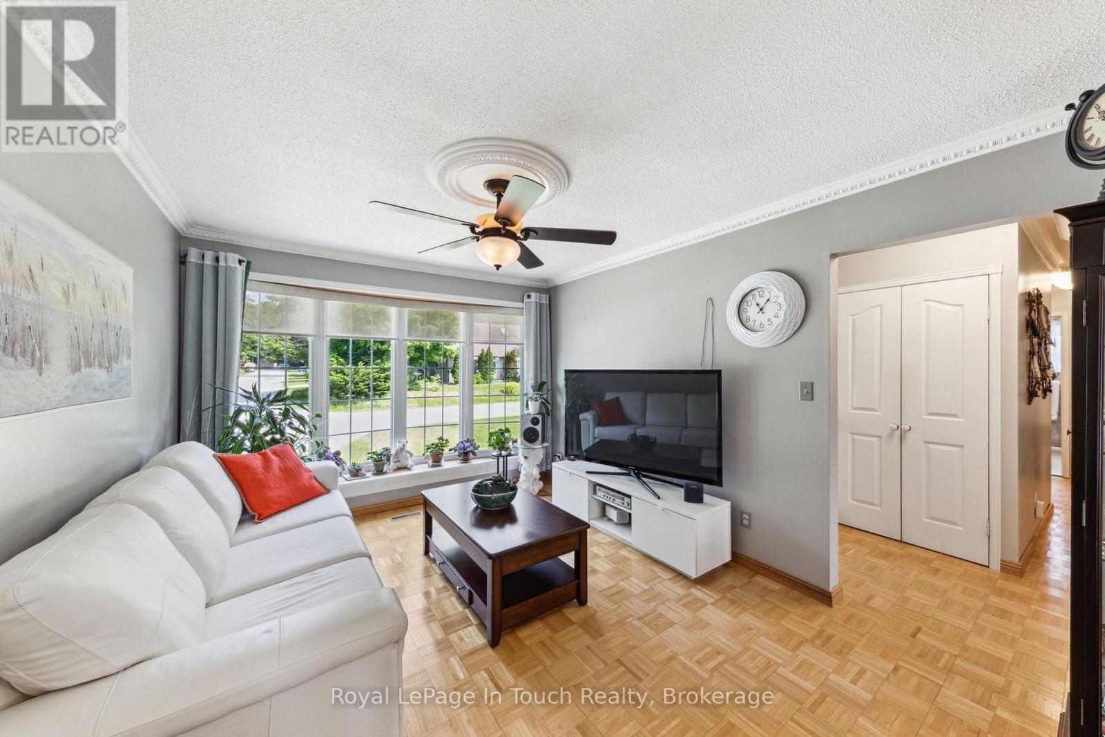 












20 PAYETTE DRIVE

,
Penetanguishene,




Ontario
L9M1H4


