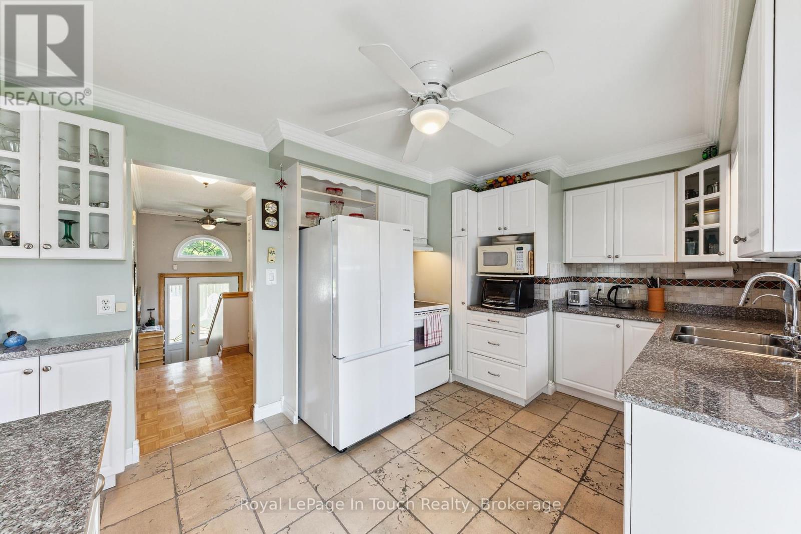 












20 PAYETTE DRIVE

,
Penetanguishene,




Ontario
L9M1H4

