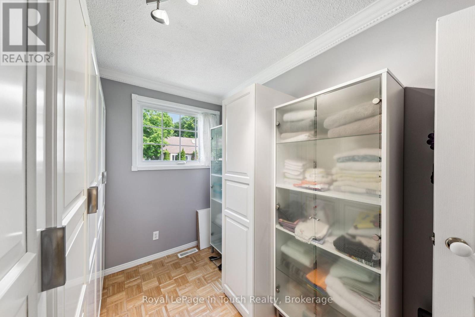 












20 PAYETTE DRIVE

,
Penetanguishene,




Ontario
L9M1H4

