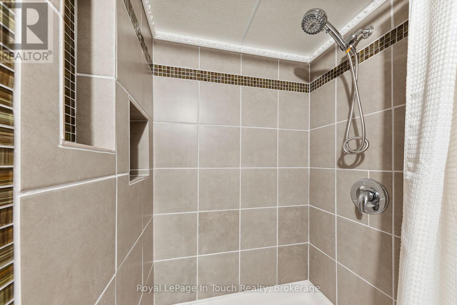 












20 PAYETTE DRIVE

,
Penetanguishene,




Ontario
L9M1H4

