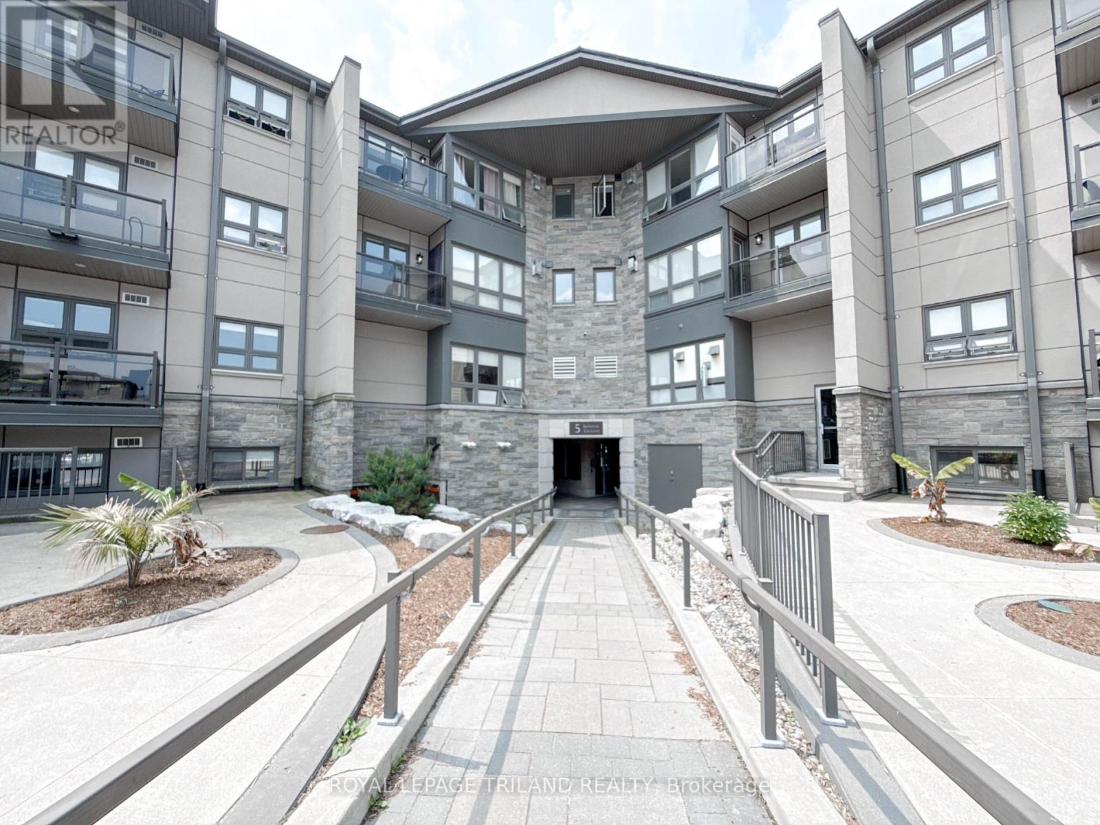 












110 - 5 JACKSWAY CRESCENT

,
London North (North G),




Ontario
N5X3T6

