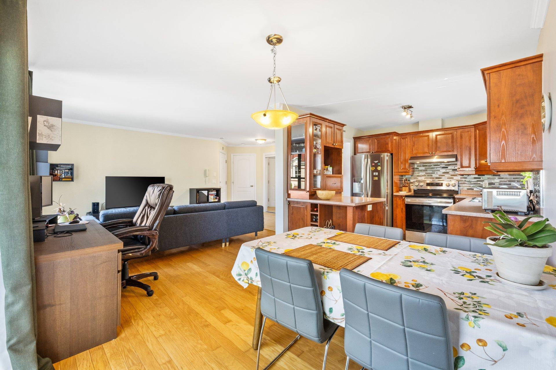 









566


Av. Forest

, 5,
Pincourt,




QC
J7W0K2

