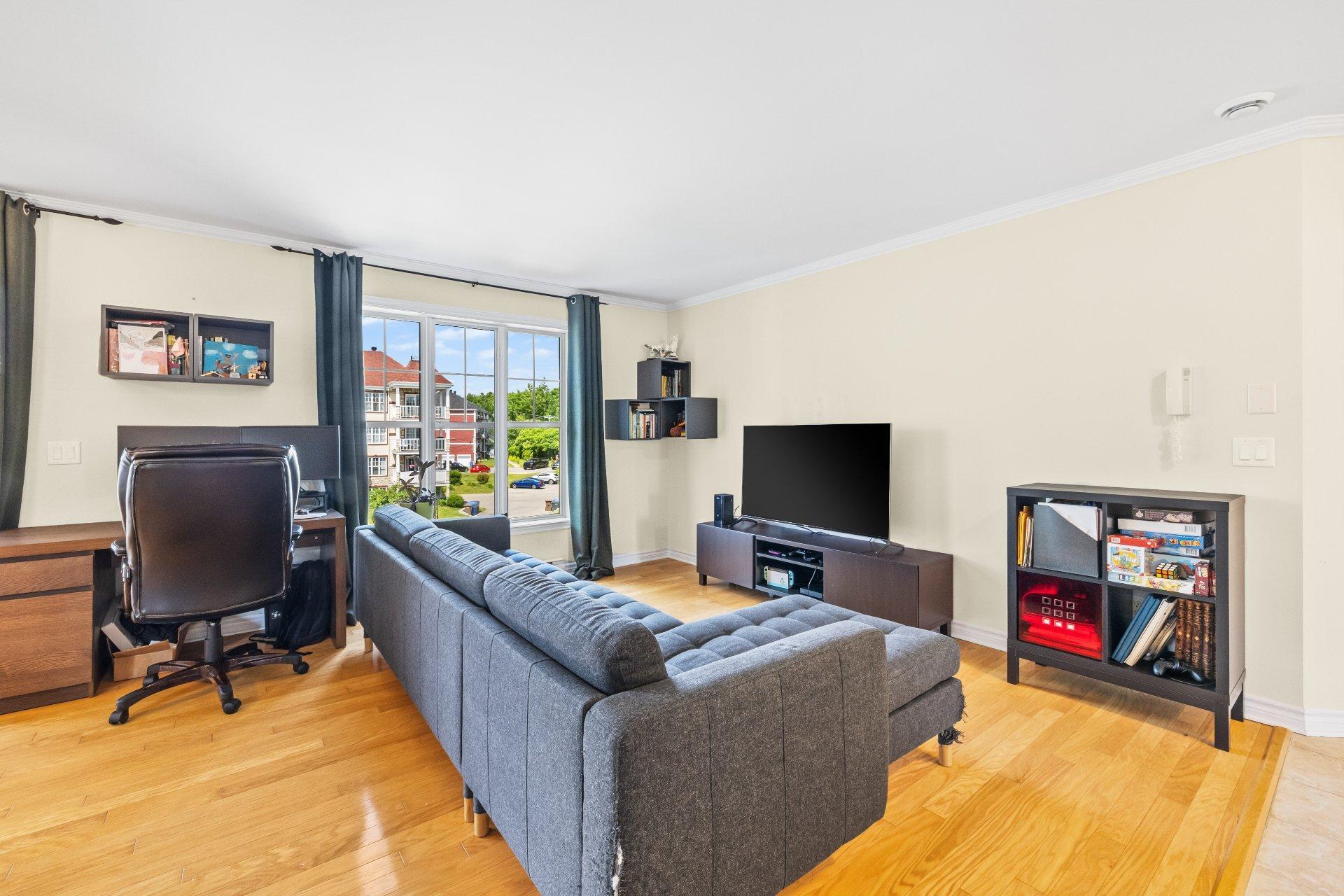 









566


Av. Forest

, 5,
Pincourt,




QC
J7W0K2

