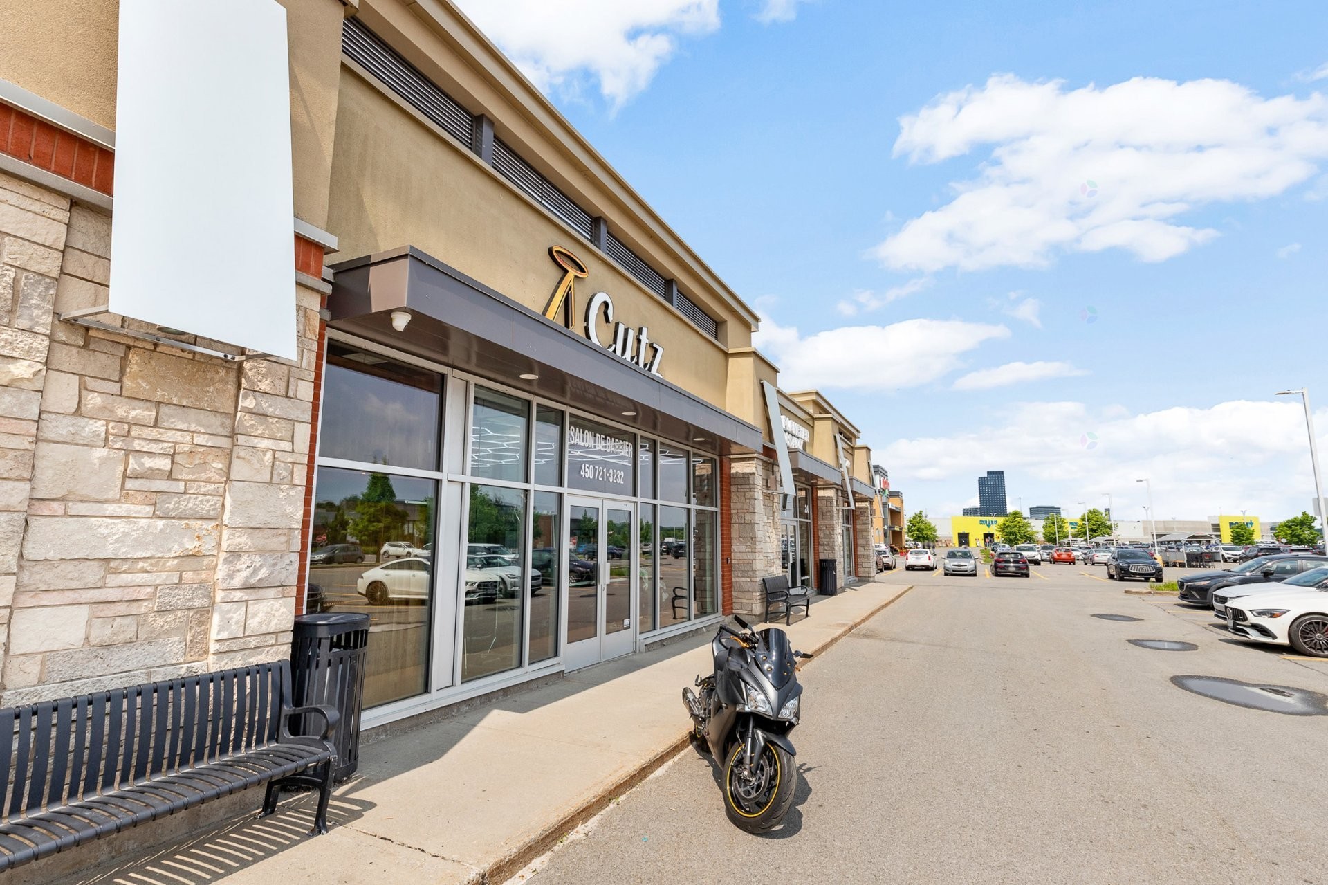 









B-30


Rue Émile-Despins

, 3,
Charlemagne,




QC
J5Z3S8

