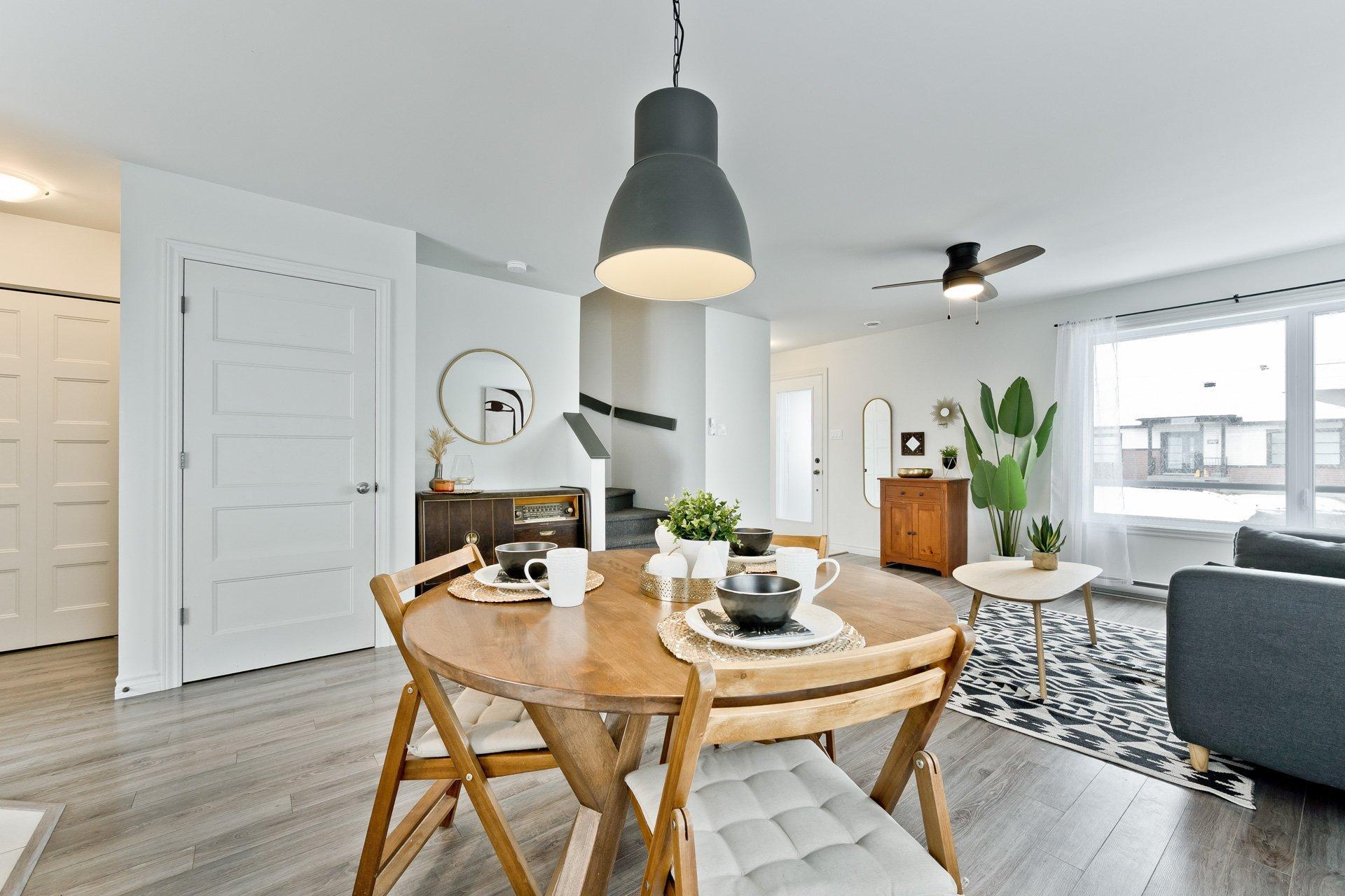 









1068


Rue Glaucos

,
Sherbrooke (Brompton/Rock Forest/Saint-Élie/Deauville),




QC
J1R0W4

