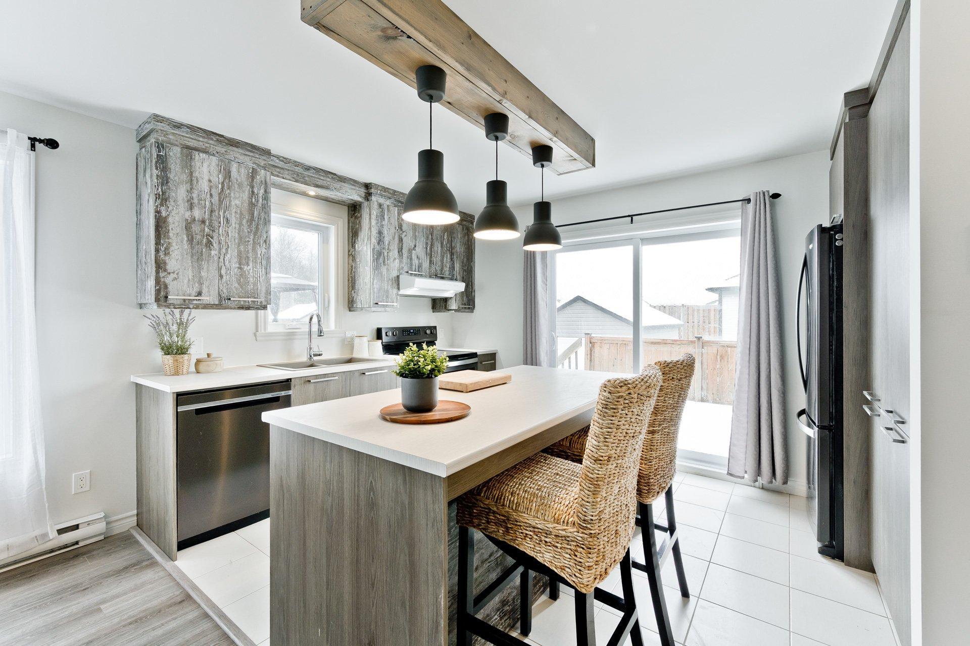 









1068


Rue Glaucos

,
Sherbrooke (Brompton/Rock Forest/Saint-Élie/Deauville),




QC
J1R0W4

